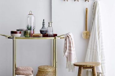 BLOOMINGVILLE Fine elegant med smukke detaljer